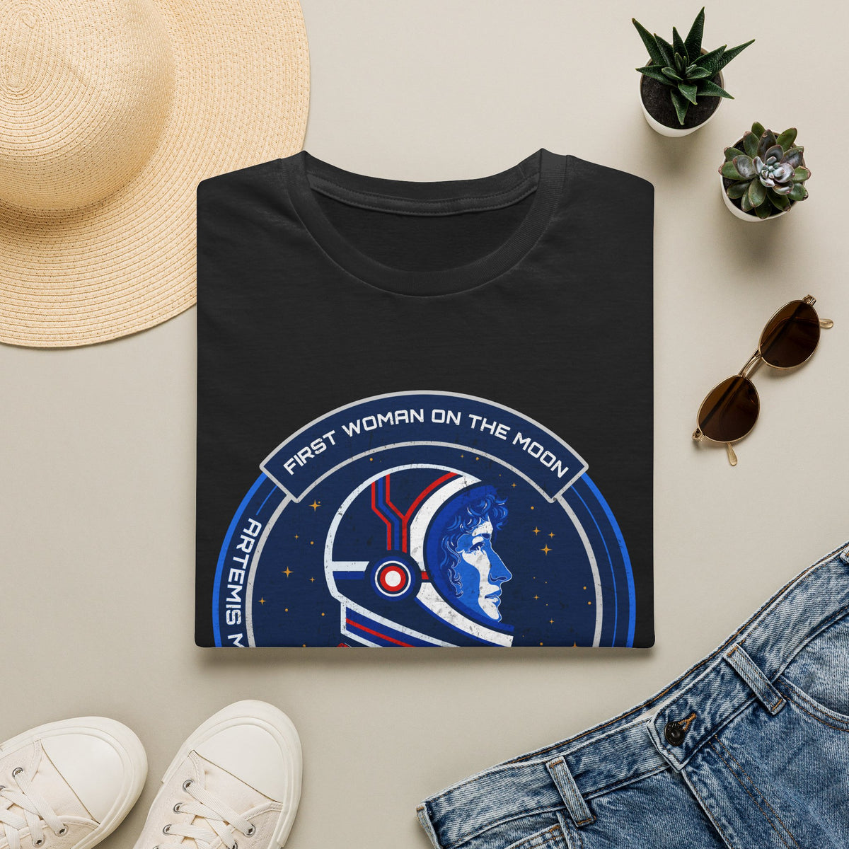 Christina H. Koch: First Woman On The Moon (Artemis Mission) T-Shirt