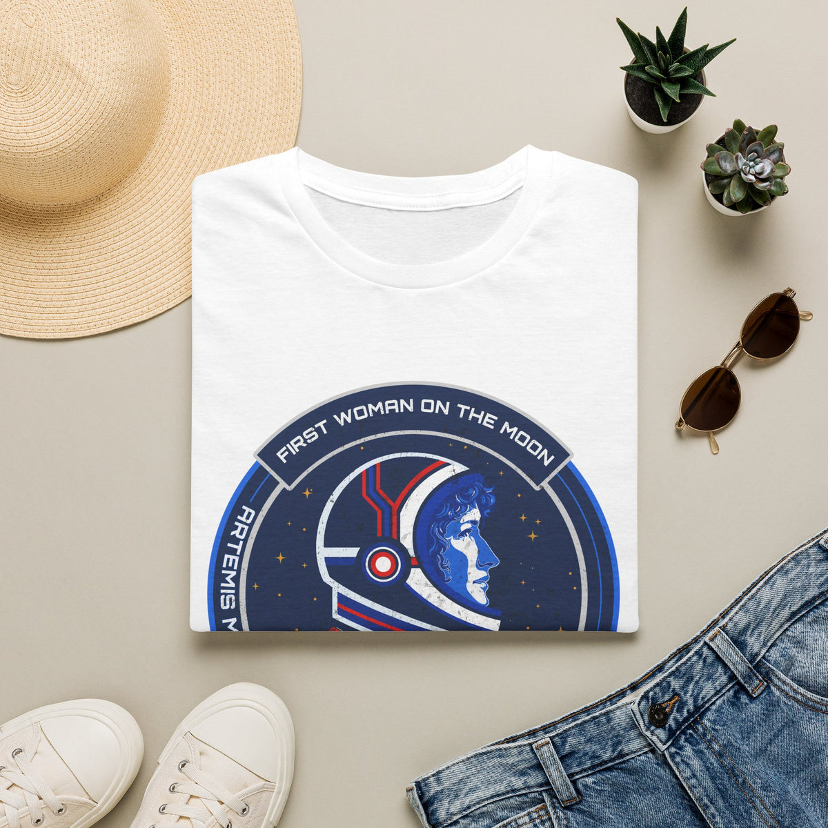 Christina H. Koch: First Woman On The Moon (Artemis Mission) T-Shirt