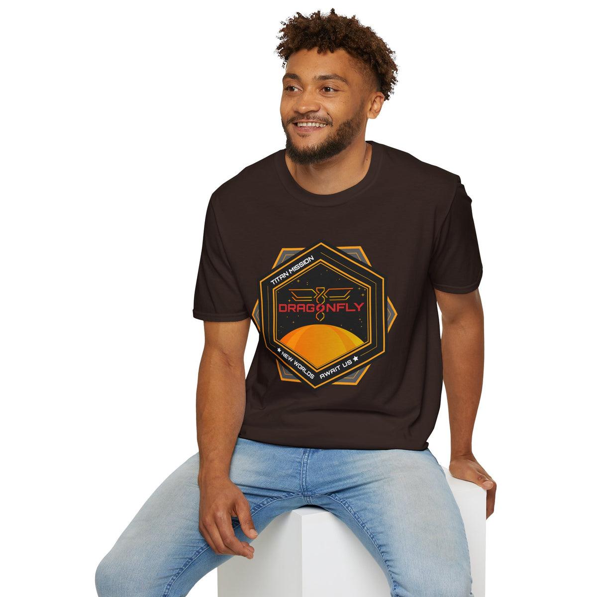 Dragonfly: Titan Mission. New Worlds Await Us T-Shirt