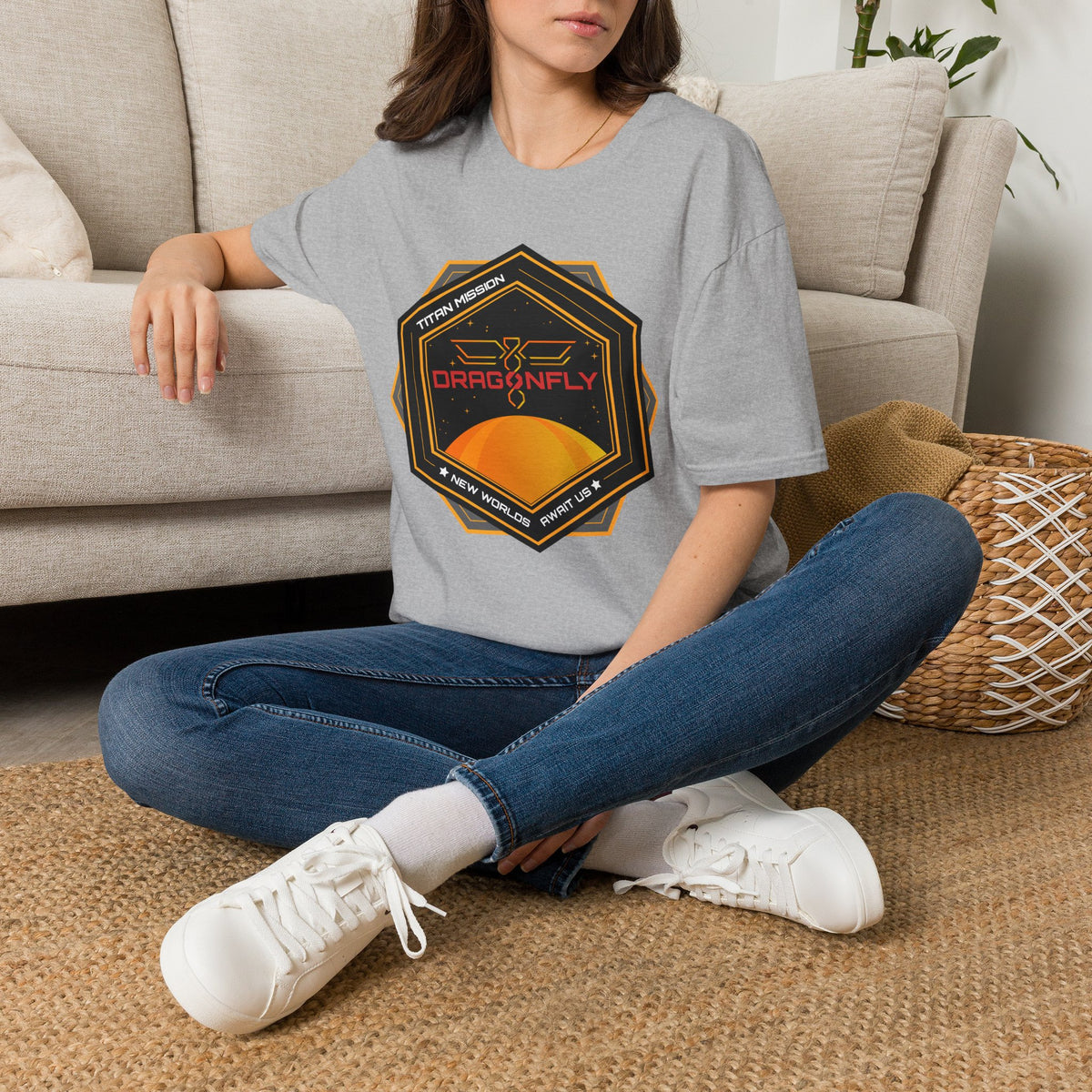 Dragonfly: Titan Mission. New Worlds Await Us T-Shirt