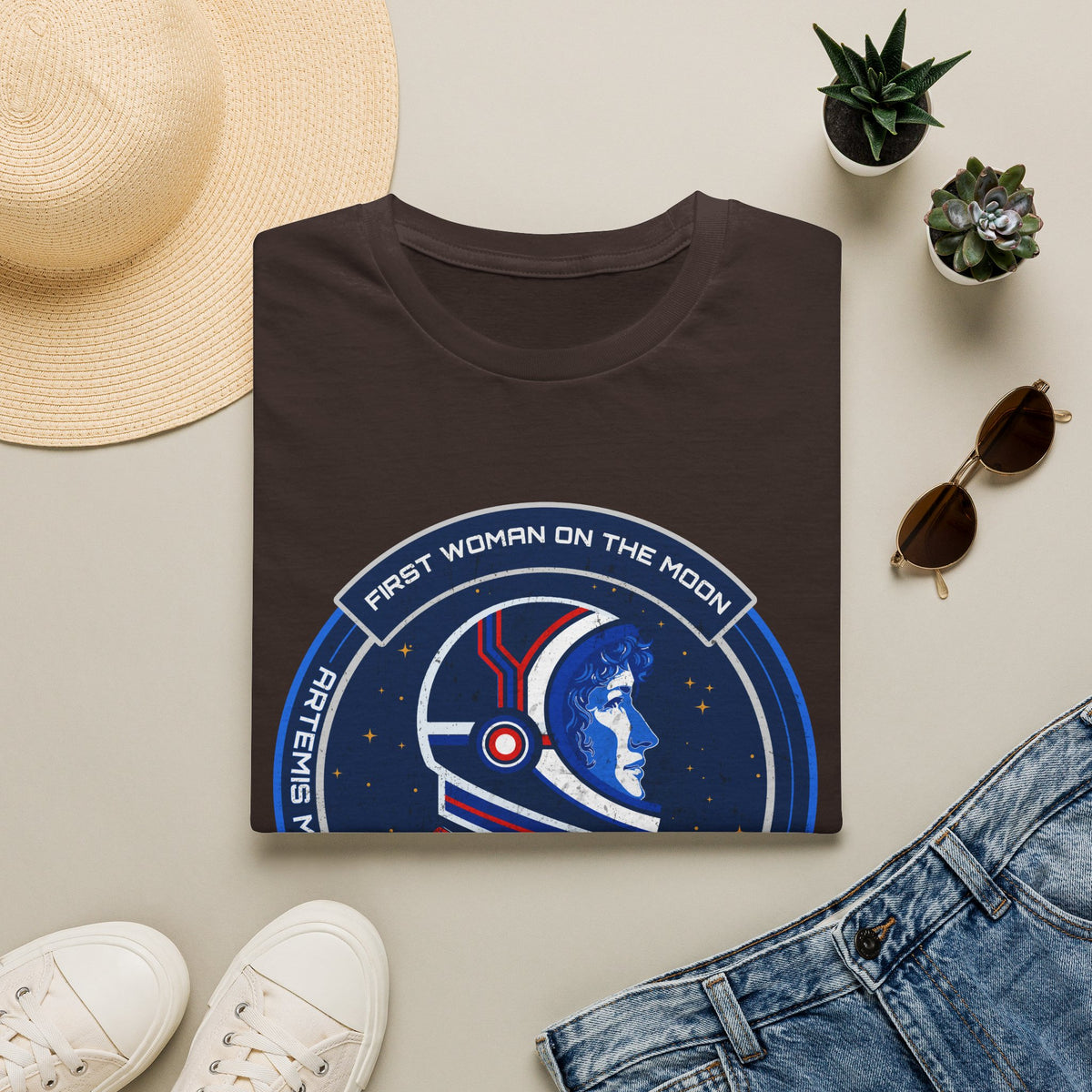 Christina H. Koch: First Woman On The Moon (Artemis Mission) T-Shirt