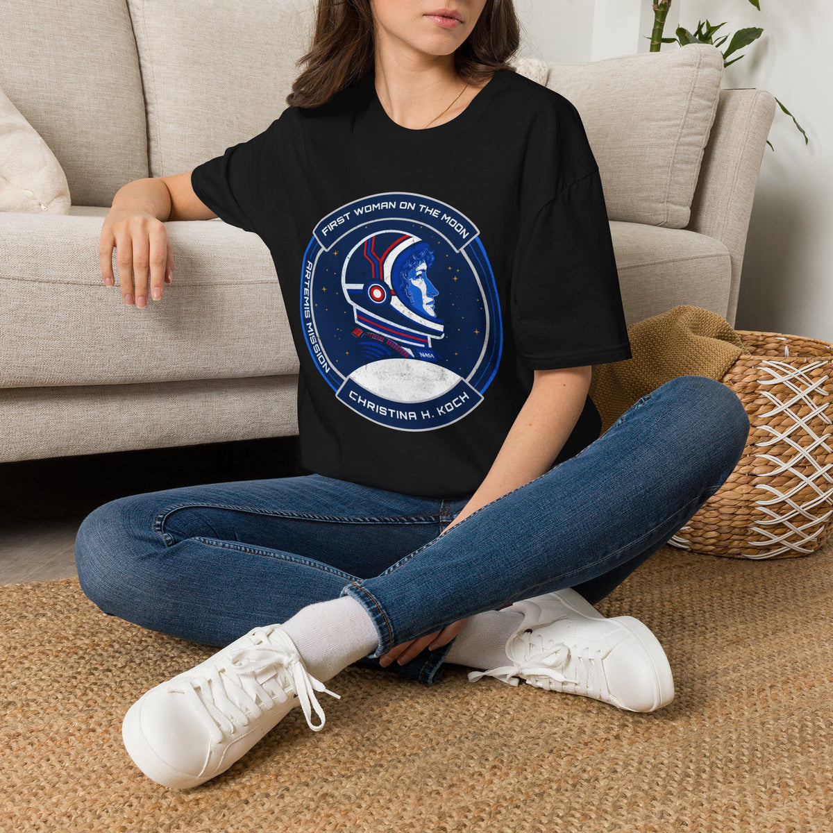 Christina H. Koch: First Woman On The Moon (Artemis Mission) T-Shirt