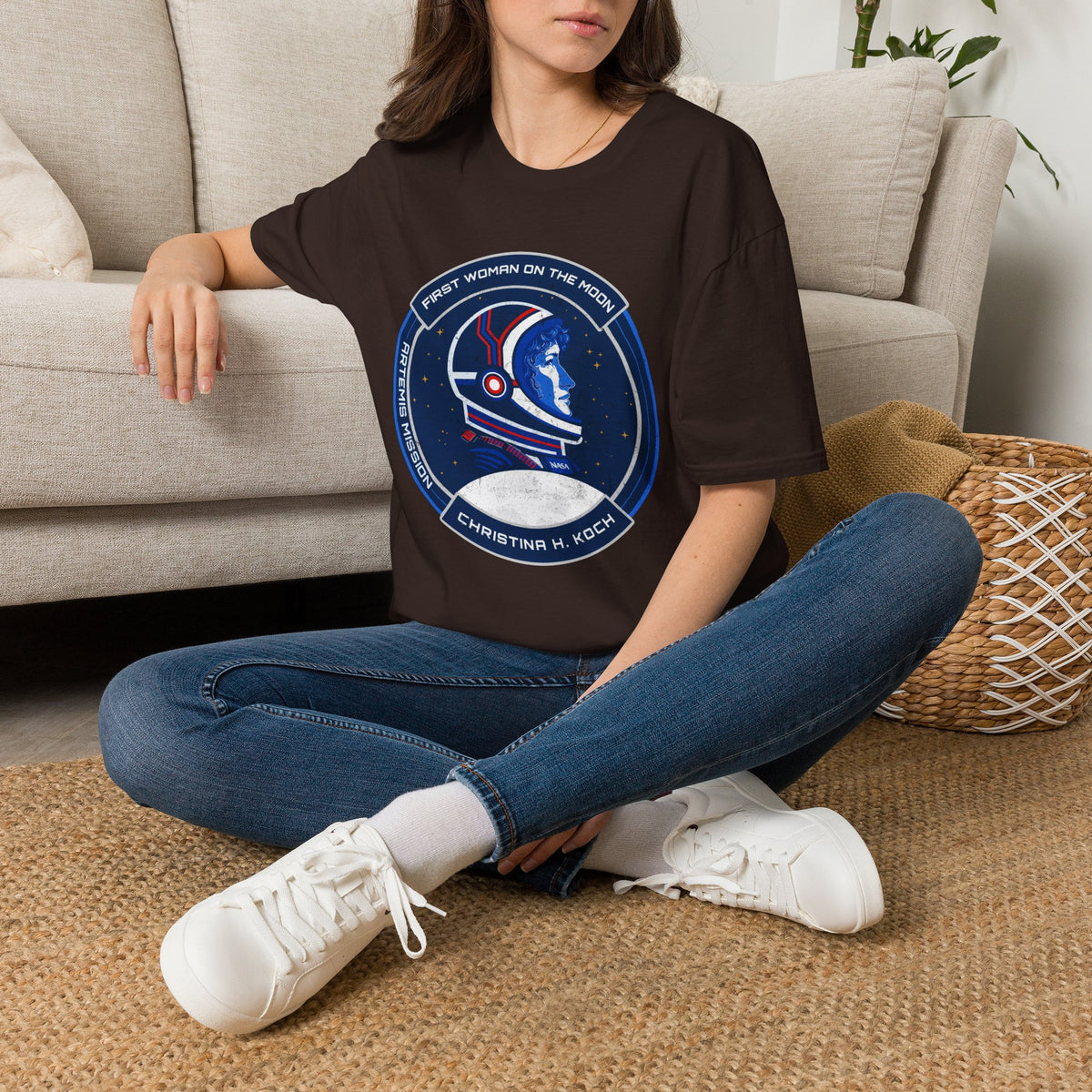 Christina H. Koch: First Woman On The Moon (Artemis Mission) T-Shirt