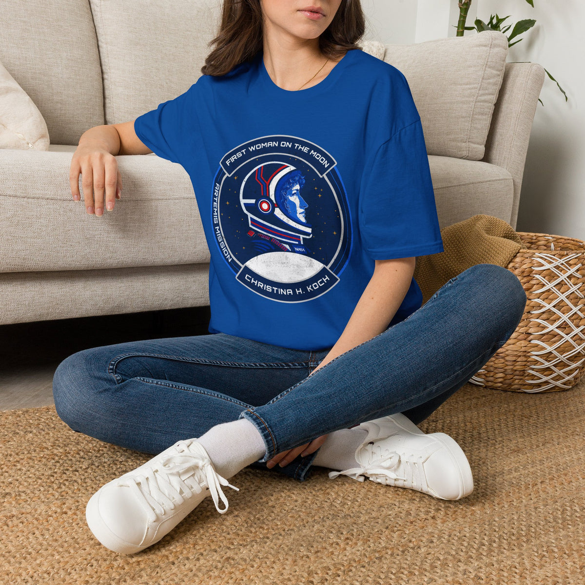 Christina H. Koch: First Woman On The Moon (Artemis Mission) T-Shirt